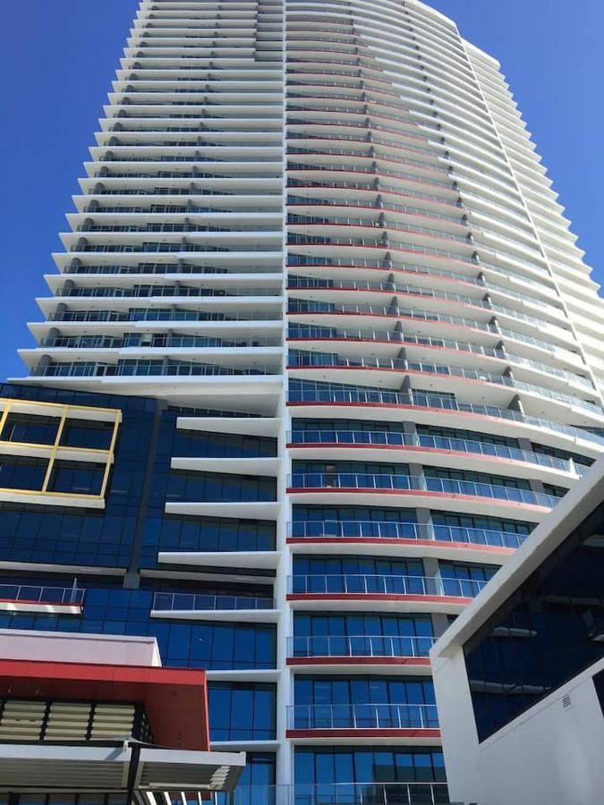 Three-Bedroom Apartment With Amazing View Near Surfers Paradise Gold Coast Exterior photo